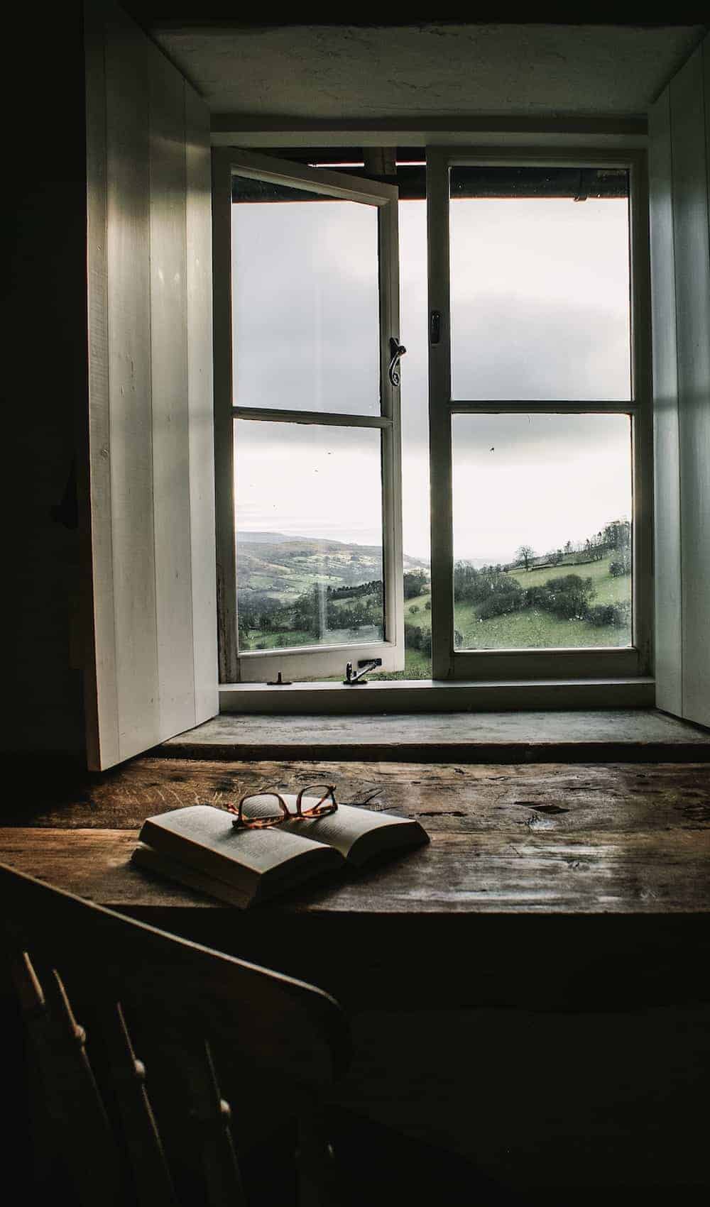 loved our stay at patrishow farm in the brecon beacons - a simple, contemporary rustic welsh cottage with deep set windows with shutters, thick stone walls, slate floors, old wooden doors and windows and spiral stone staircases. Click through to see more beautiful images of the cottage and the area