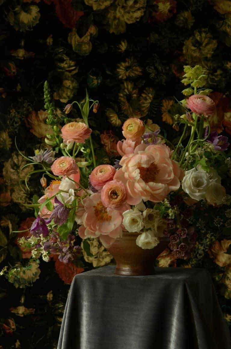 love this english garden flower arrangement in shades of peach, cream and blush pink with ranunculus, roses and other garden flowers by simply by arrangement with old fashioned roses, foraged foliage and garden flowers by Simply by Arrangement Flowers in hebden bridge yorkshire who offer creative flower workshops in yorkshire and are based near Hebden Bridge. Click through to discover owner, Sarah Statham's inspirations, simple pleasures and one or two beautiful flower arrangement ideas using her own flowers from her cutting garden as well as seasonal and sustainable british flowers #britishflowers #flowerworkshops #yorkshireflowers #frombritainwithlove #floristrycourses #flowerdesign 