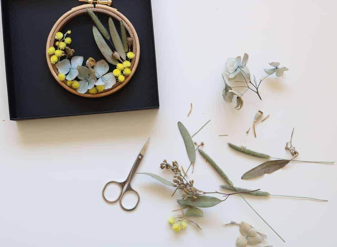 Free tutorial how to make dried flower embroidery hoop art - From Britain  with Love