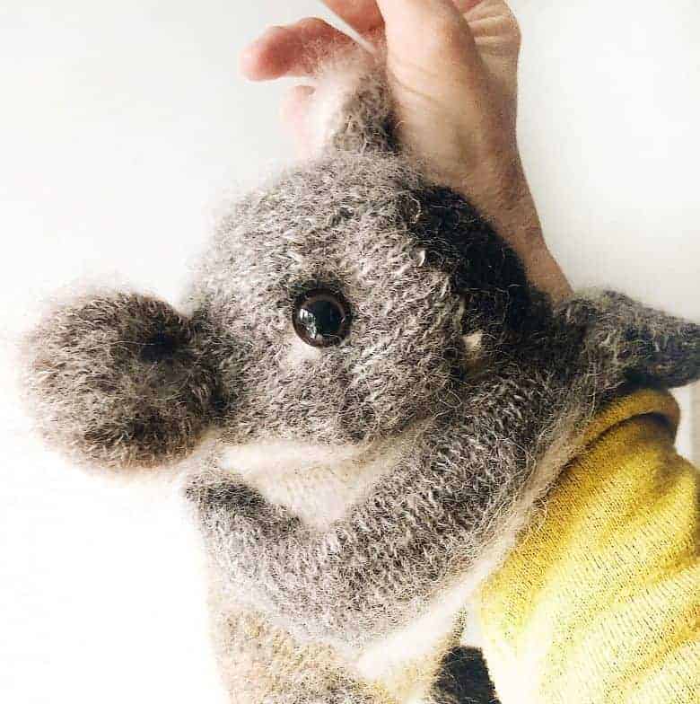 How to knit koala bear. Click through for easy step by step tutorial and free knitting pattern to make a knitted cuddly and fluffy koala. Get tips and all the info you need to make your own #koala #knittingpattern #knittingideas #tutorial #freeknittingpattern #frombritainwithlove