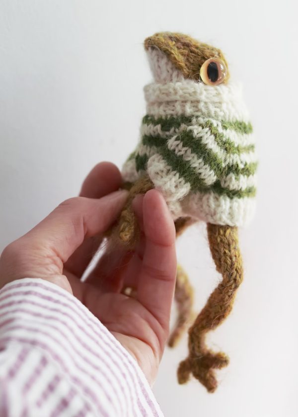 Frog knitting pattern & stripy sweater From Britain with Love