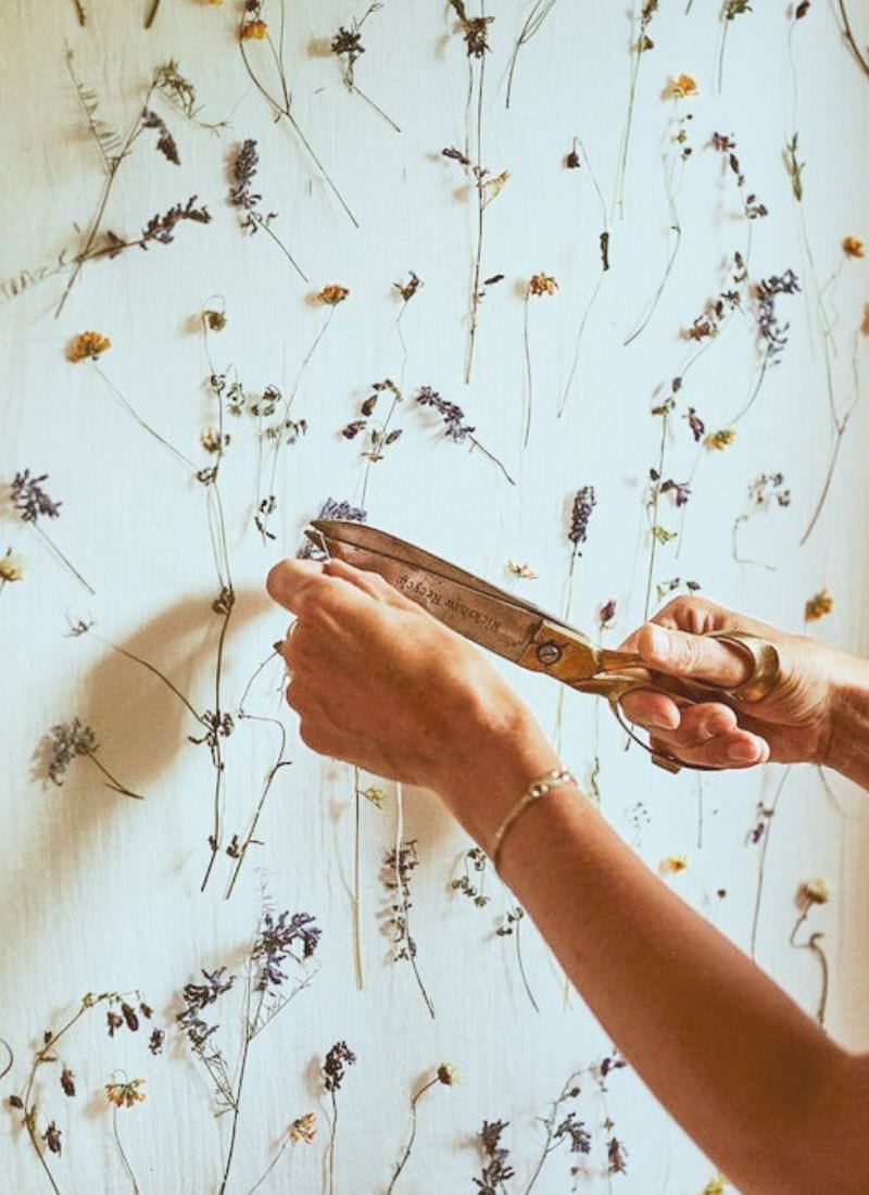 make a dried flower wall hanging
