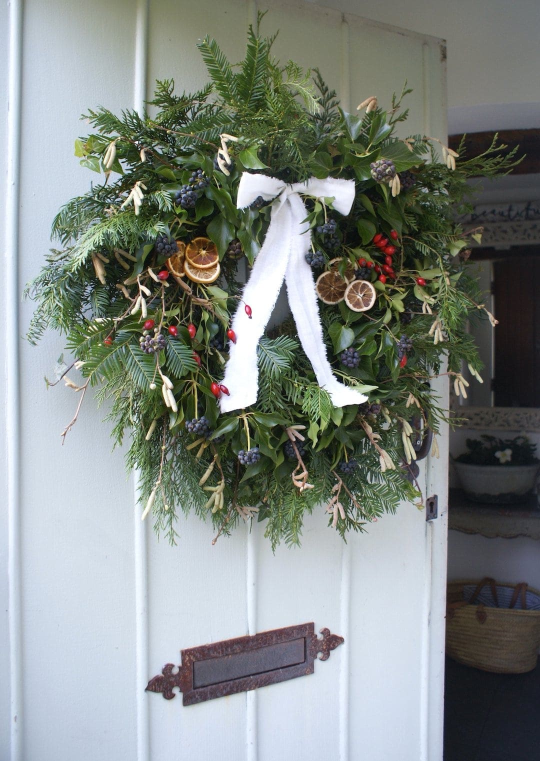 How to make a simply beautiful foraged wreath - From Britain with Love