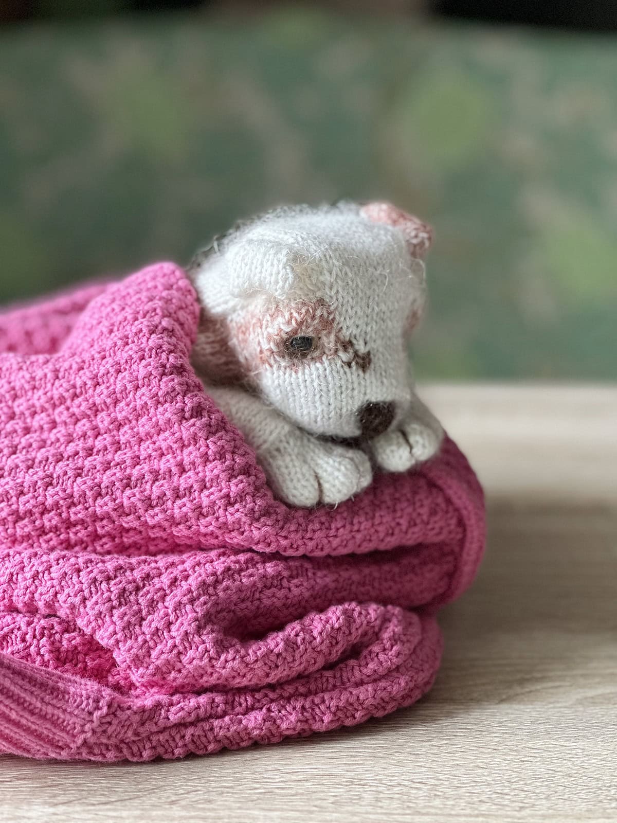 Free puppy dog knitting pattern by Claire Garland From Britain with Love