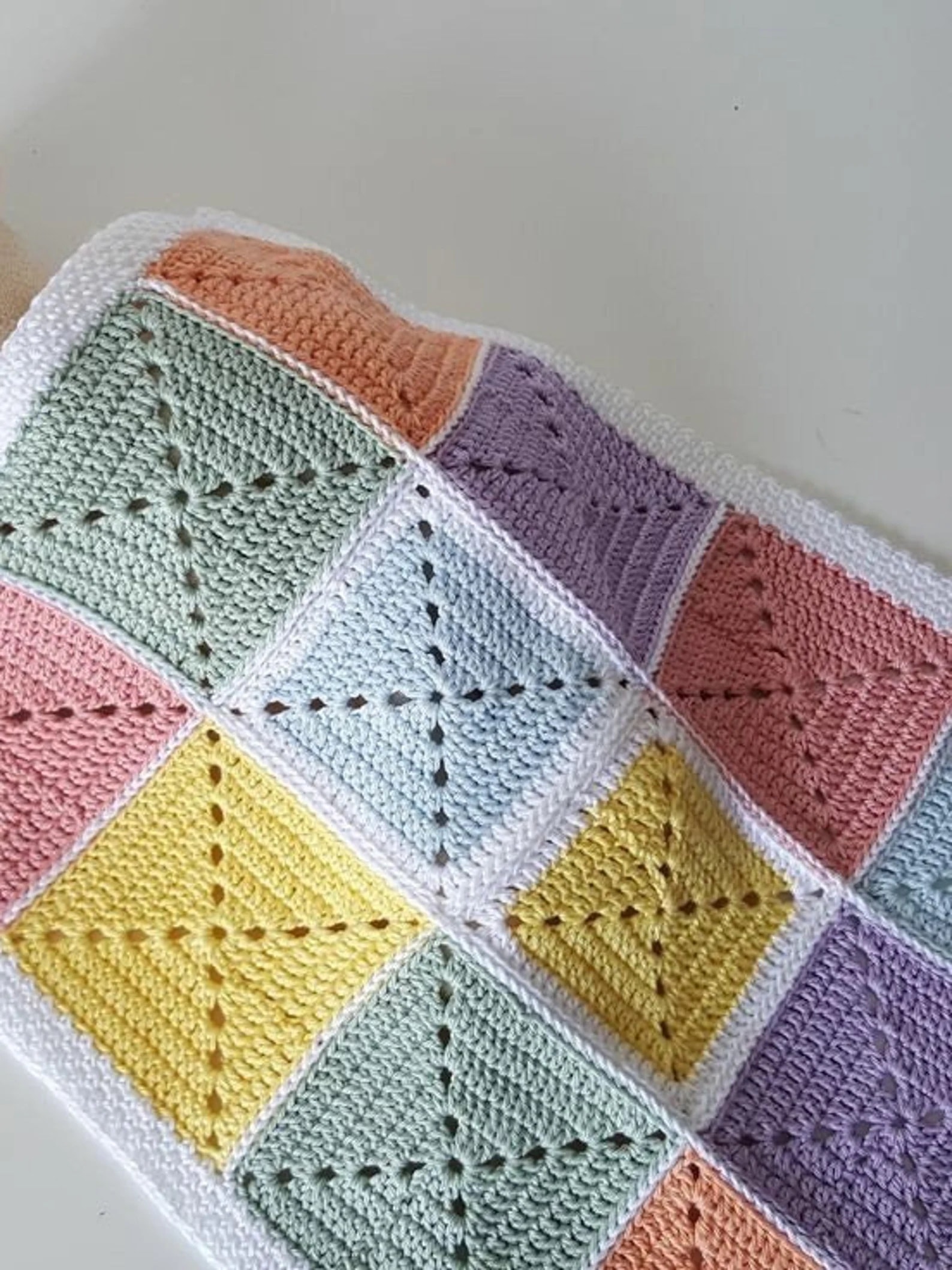 solid granny square crochet pattern
