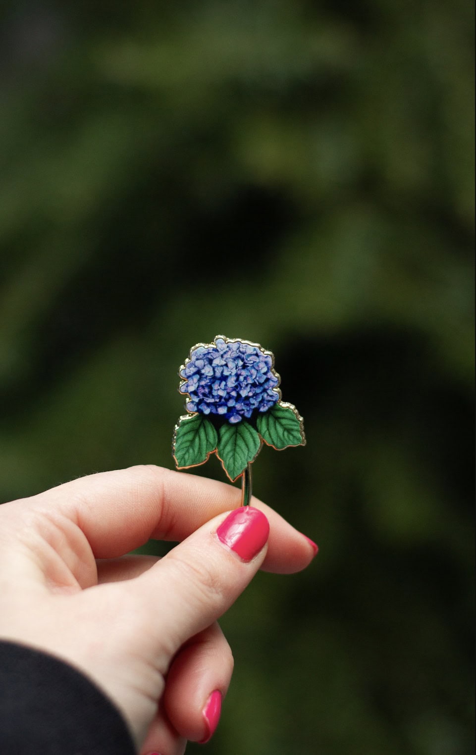 Love this handmade hydrangea flower enamel lapel pin by The Gray Muse on Etsy. Just one of the inspiring enamel pins design ideas in my blog post - hope you find something you love, whether that's a custom option, soft enamel, hard enamel, cloisonne or DIY ideas