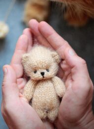 tiny teddy bear toy knitting pattern suitable for newborn babies