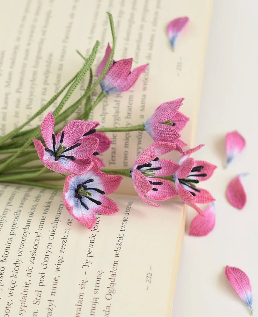 Little Beauty tulip flower crochet pattern pdf from etsy. So exquisite and the perfect floral craft project for Spring - love the pretty pink petals with white centres and dark stamens