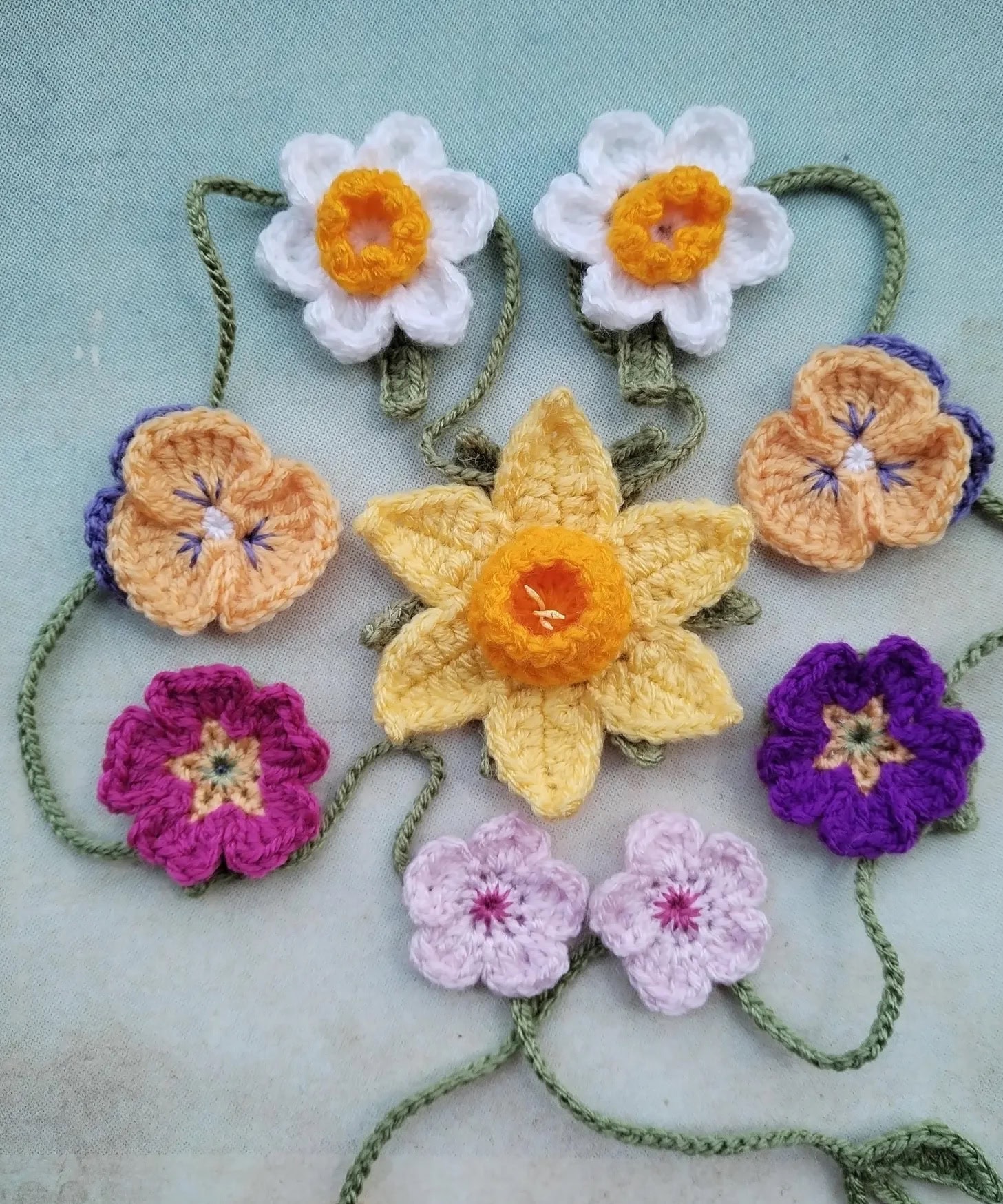 crochet spring flowers pattern including daffodil narcissi primrose pansy and primula